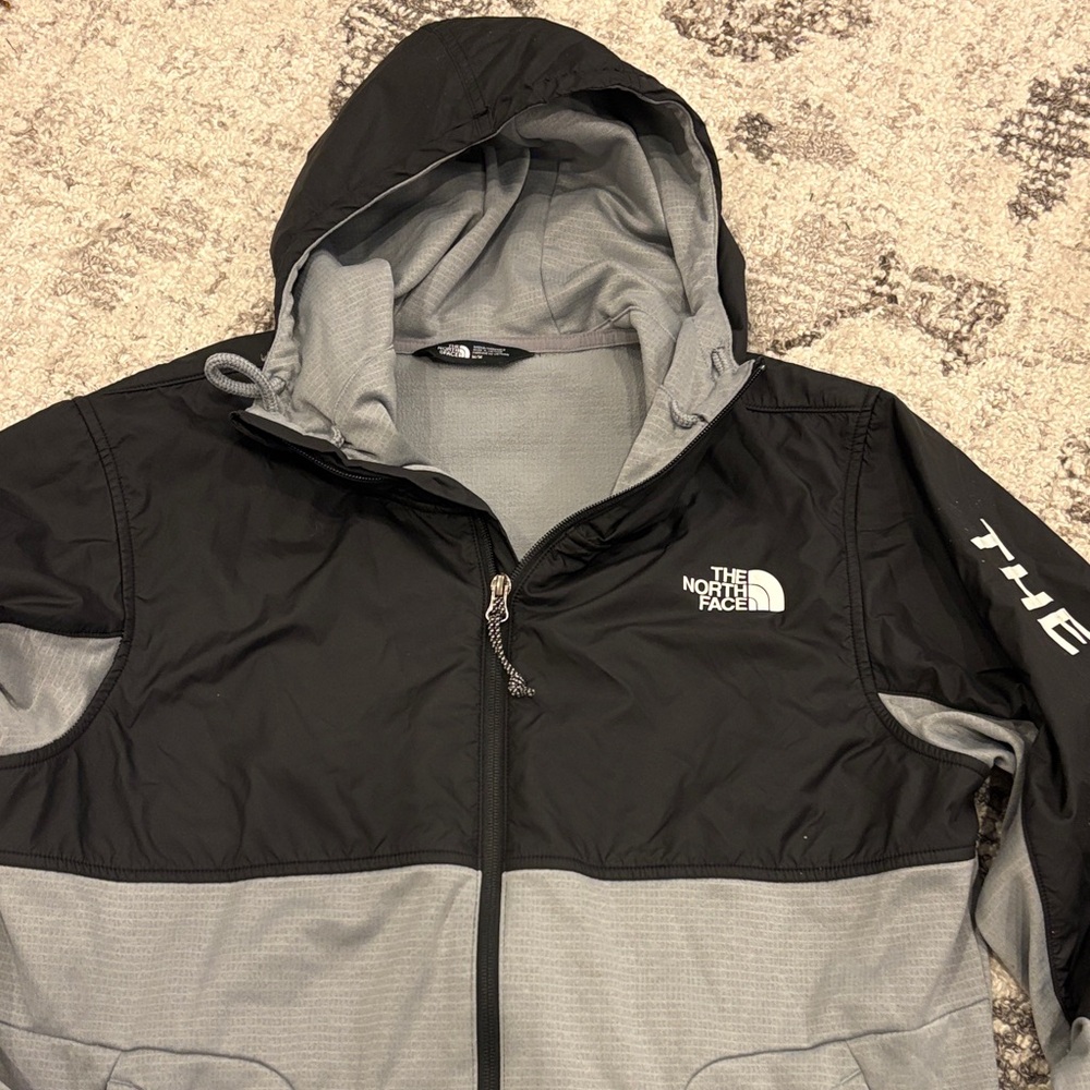 The North Face Men's Black and Gray Windbreaker/jacket